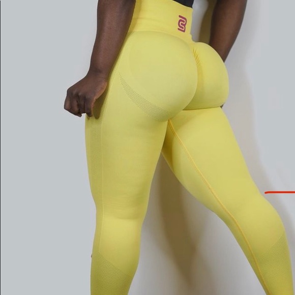 🍑🍋CakeBody leggings in Lemonade🍋🍑 Scrunchbutt - Picture 4 of 4